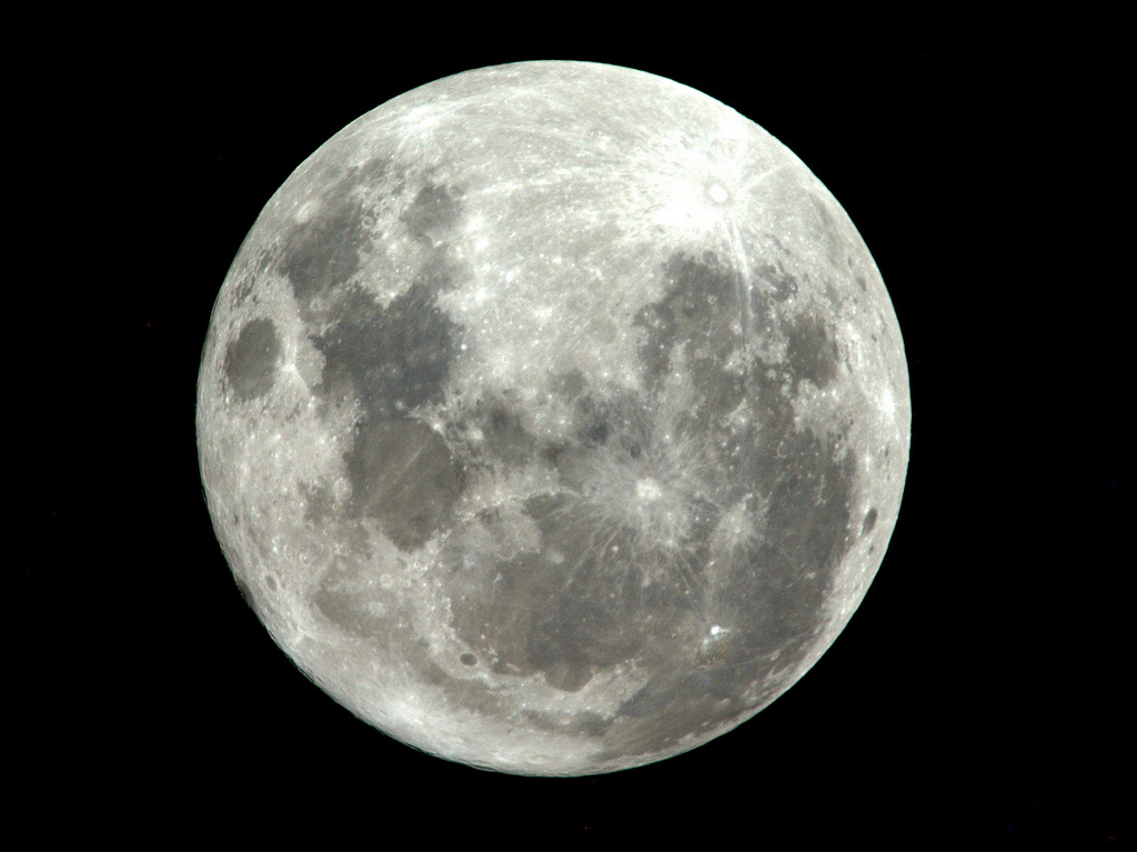 Moon's Interior Wet As Earth's, Rocks Indicate